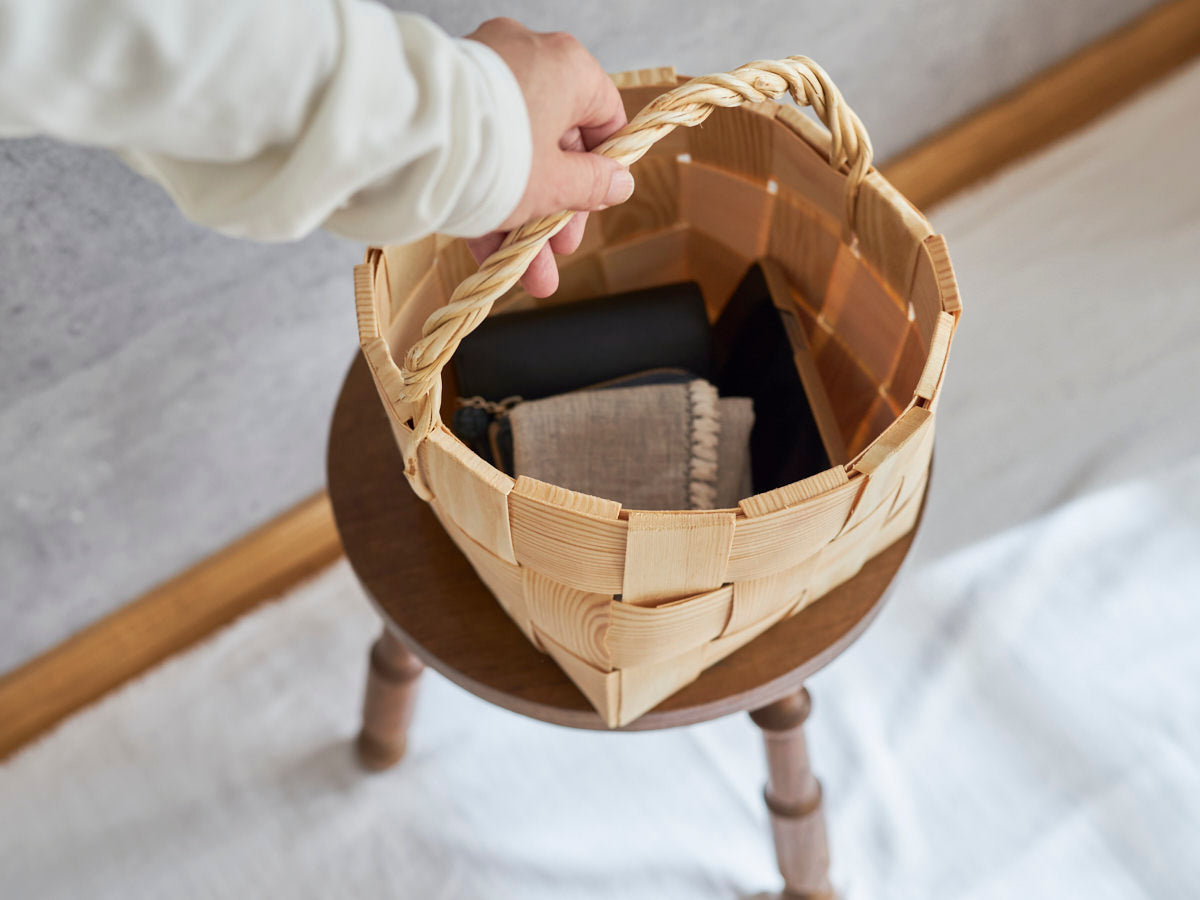 Round One-Handle Basket / Pine / EST 330717
