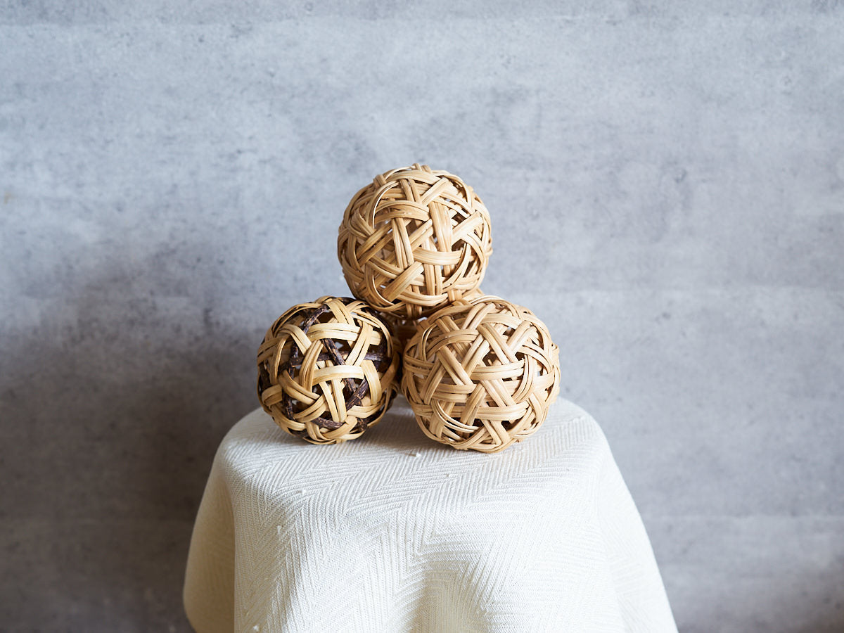 Matatabi Ball Large (With Bark / Peeled) / Matatabi / Yamagata-JPN 311443