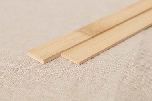Moso bamboo flat boards arranged / 孟宗竹の平板を並べた様子