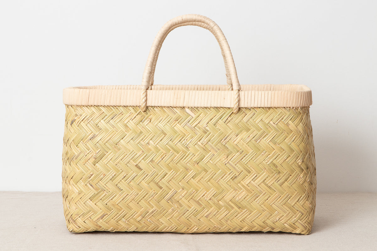Suzutake bamboo market basket with rattan handle / すず竹の市場かご（籐巻き手）