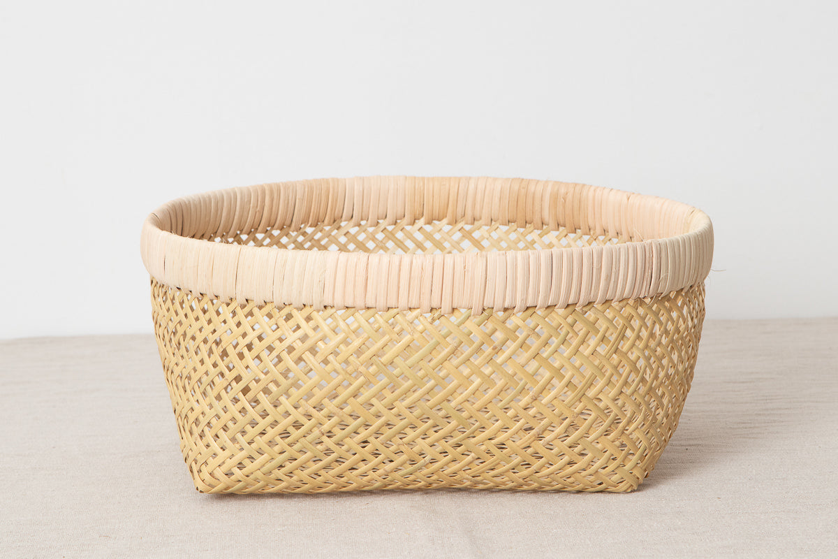 Suzutake bamboo round basket in open weave / すず竹の丸かご（透かし編み）