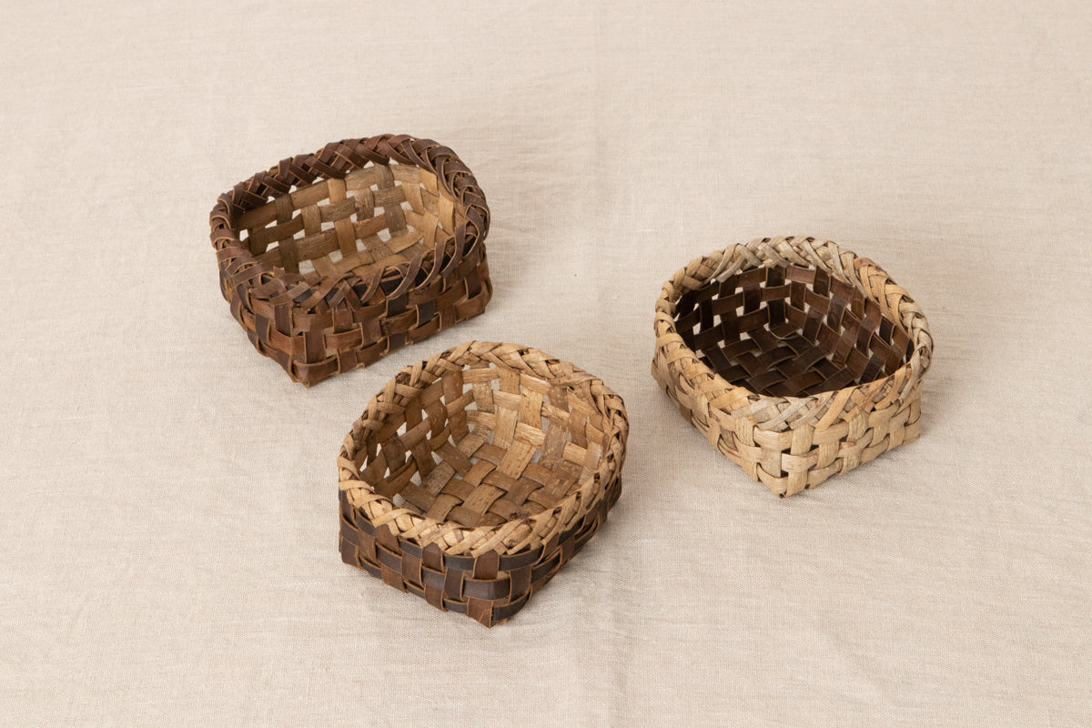 Walnut bark mini storage baskets / くるみの整理かご（ミニ）