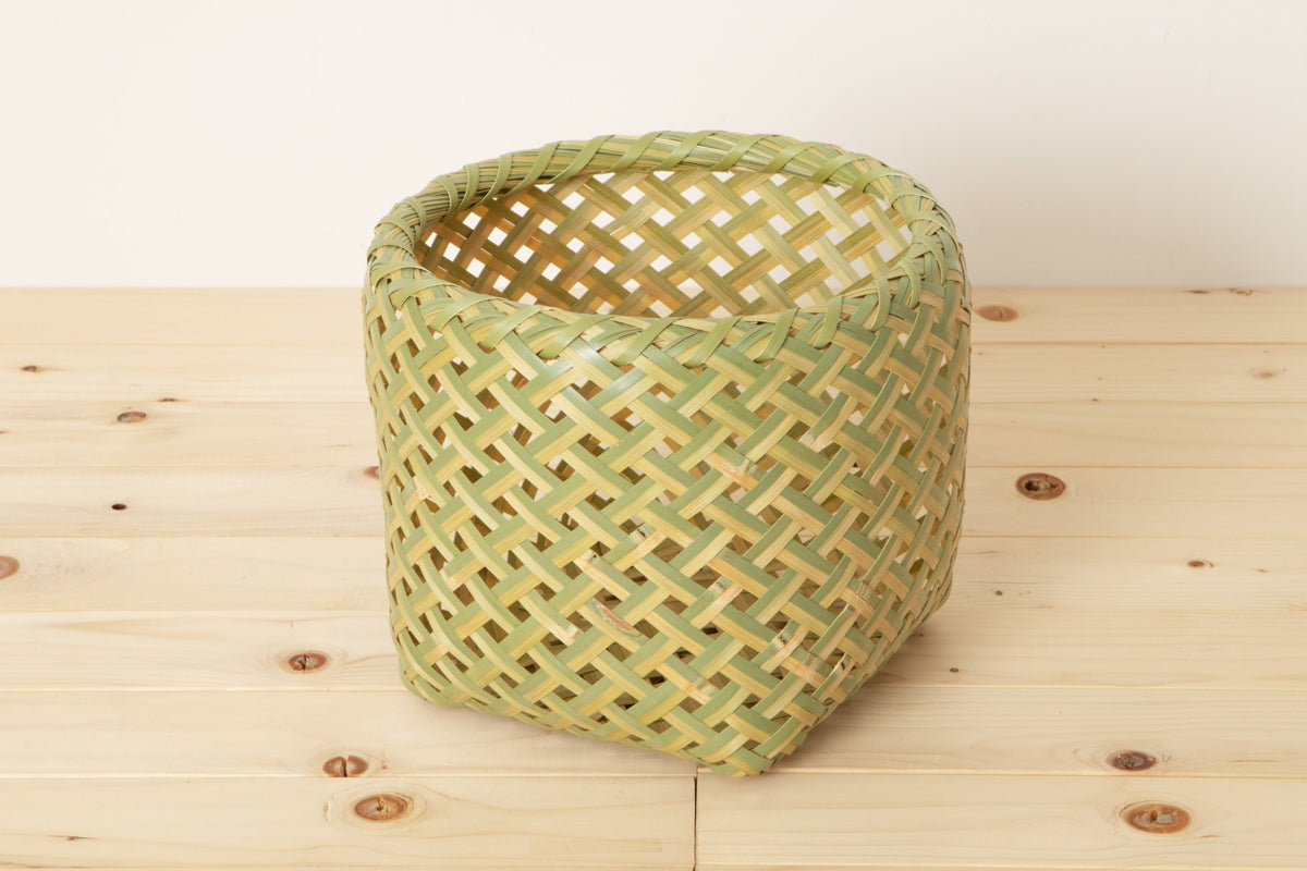 Hishime Weave Basket / Madake Bamboo / Oita-JPN 110704-1