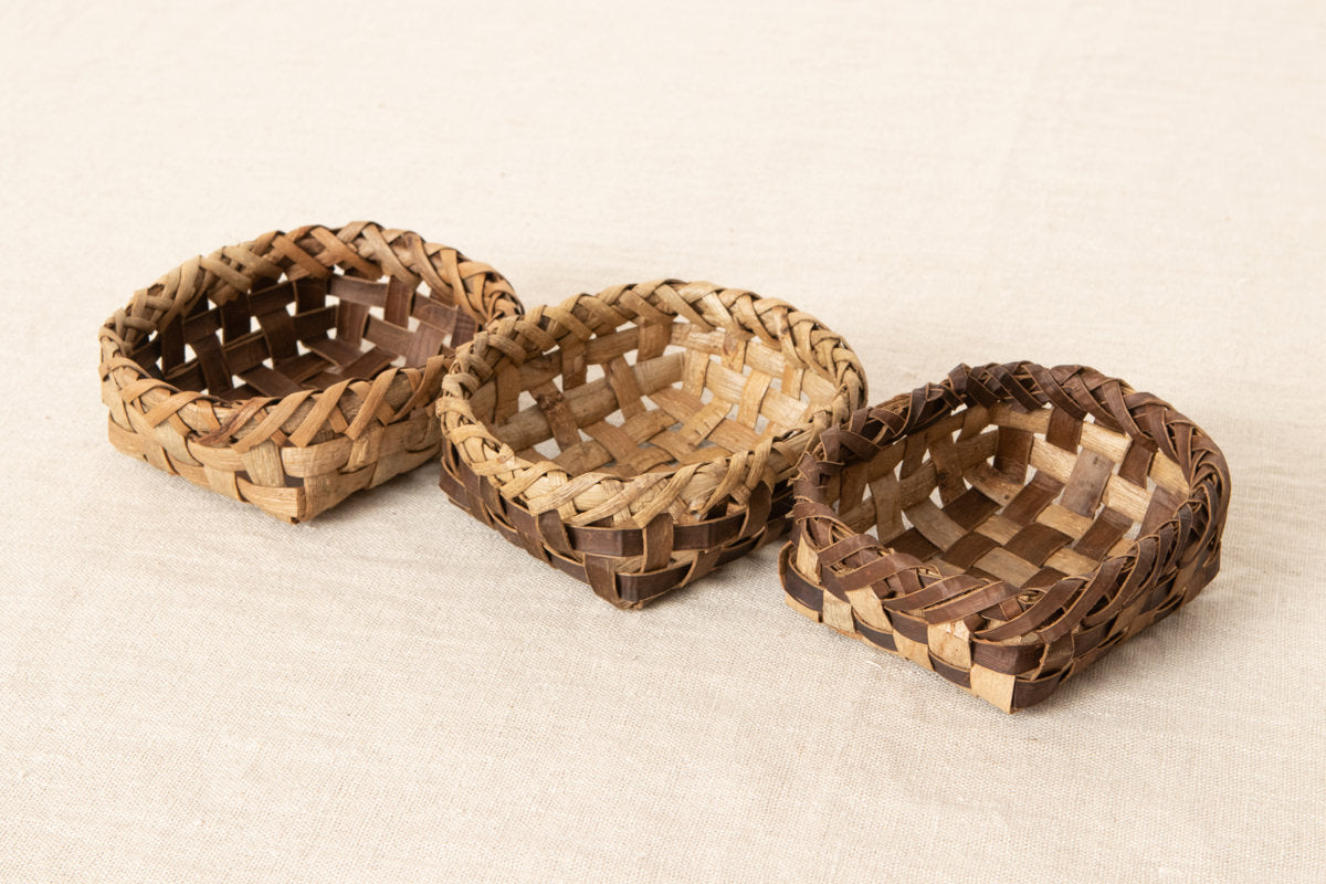 Walnut bark petit storage baskets / くるみの整理かご（プチ）