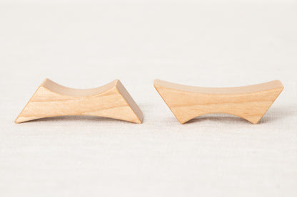 Chopsticks rest "Reversible Bridge" [ Natural, Red ] / Japanese cherry birch / Ōita-JPN 211145