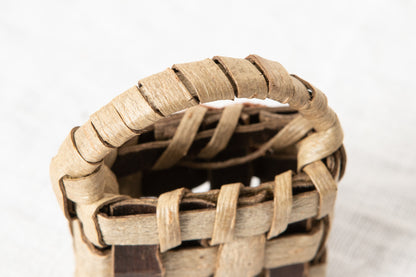Brooch “Mini Basket Bag” / Walnut Bark / Iwate-JPN 1510612