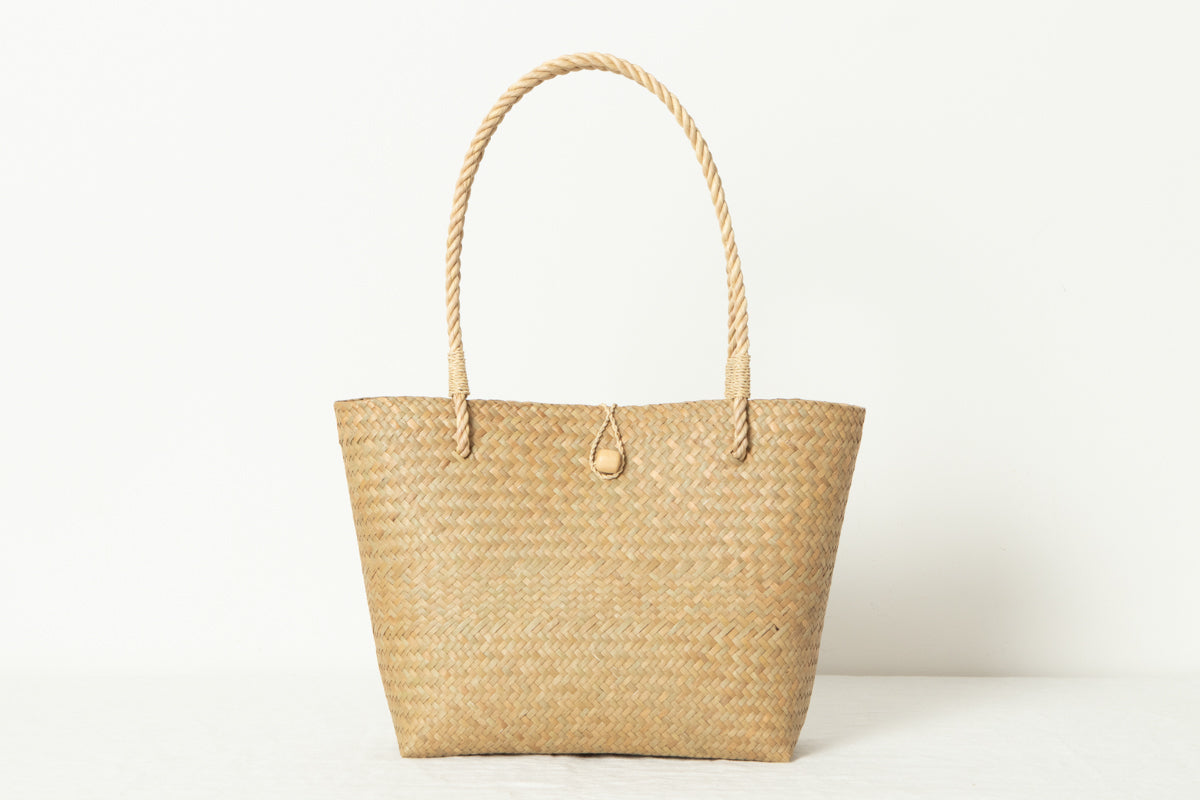 Slim Tote with White Button / Krajood Grass / THA 3115121-1