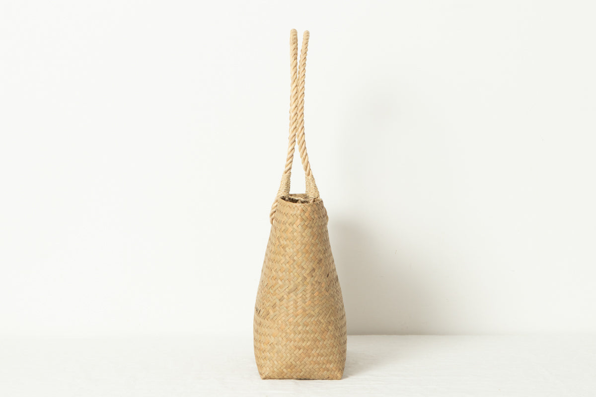 Slim Tote with White Button / Krajood Grass / THA 3115121-1