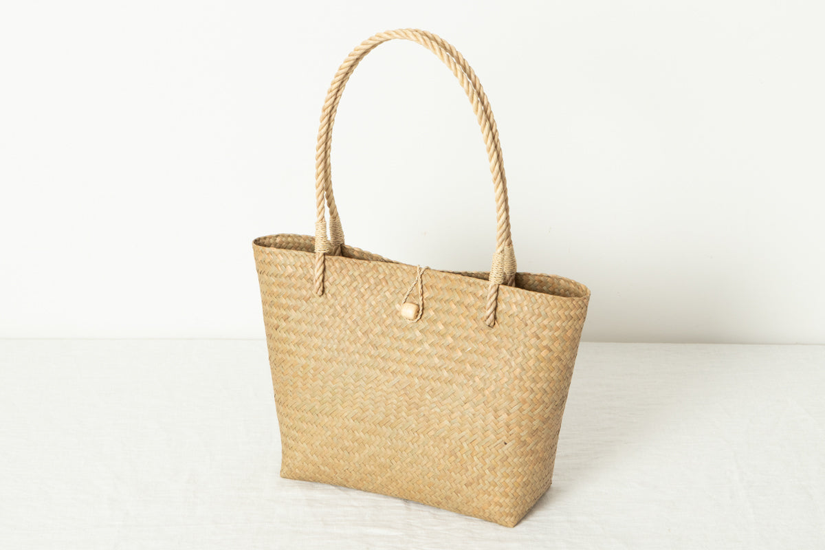 Slim Tote with White Button / Krajood Grass / THA 3115121-1