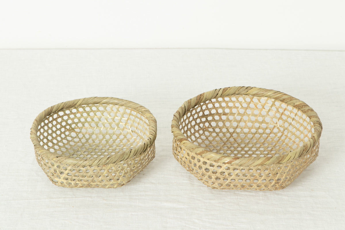 Shinodake bamboo shallow baskets / 篠竹の浅い目かご