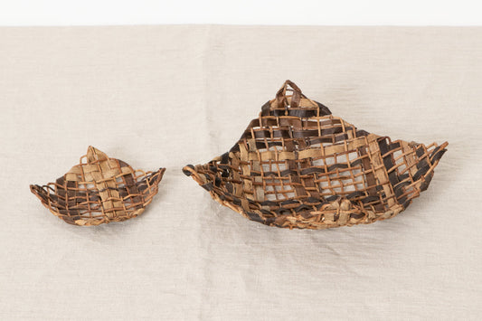 Akebi and walnut square trays / あけびとくるみのスクエアトレー