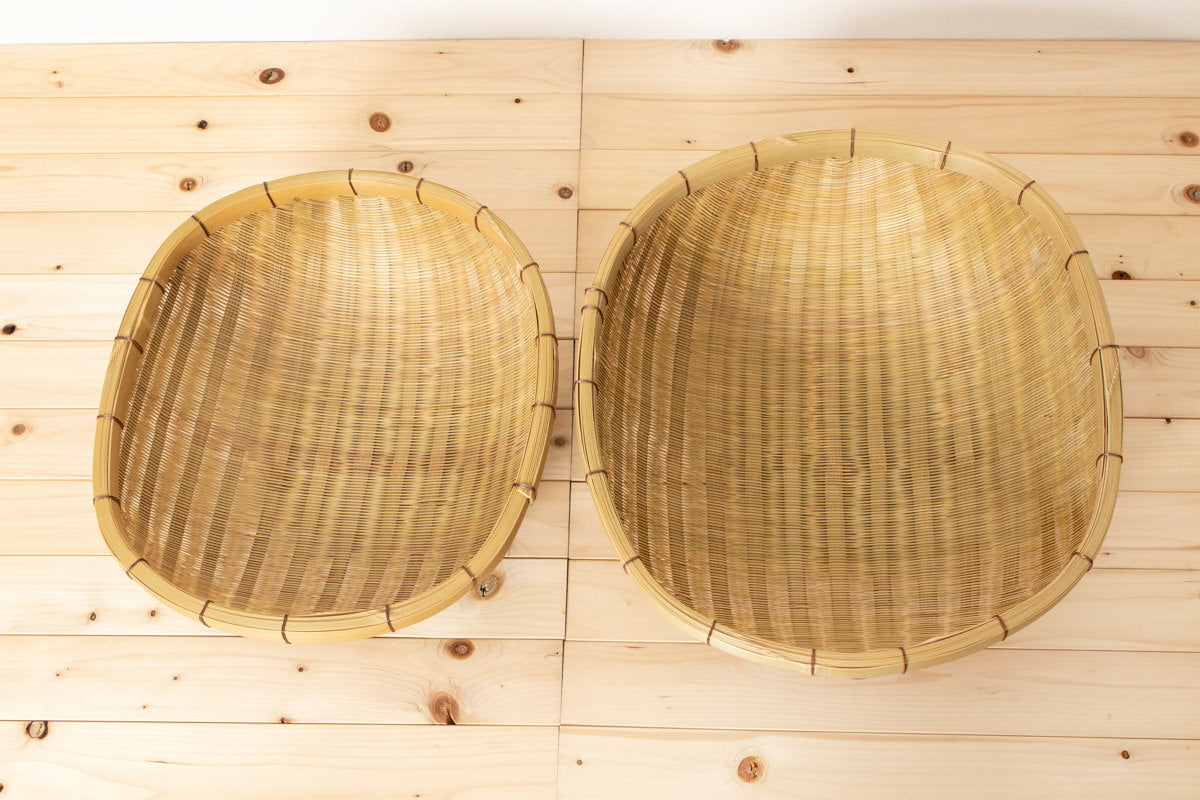 Oval madake bamboo rice straining baskets with full-skin finish / 真竹の皮付きそうき（米あげざる）