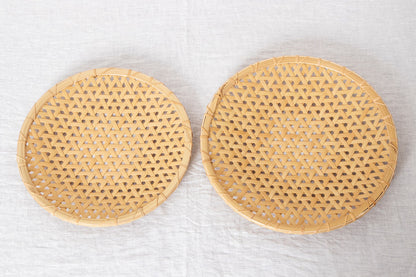 White bamboo flat basket trays “Kikko Weave” / 白竹の盛り皿（亀甲編み）