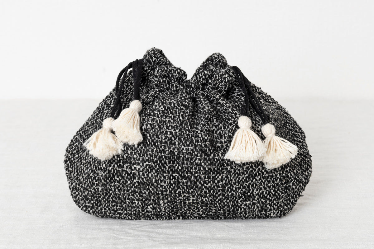 Drawstring Bag – Monochrome / Silk × Cotton / IND 330920