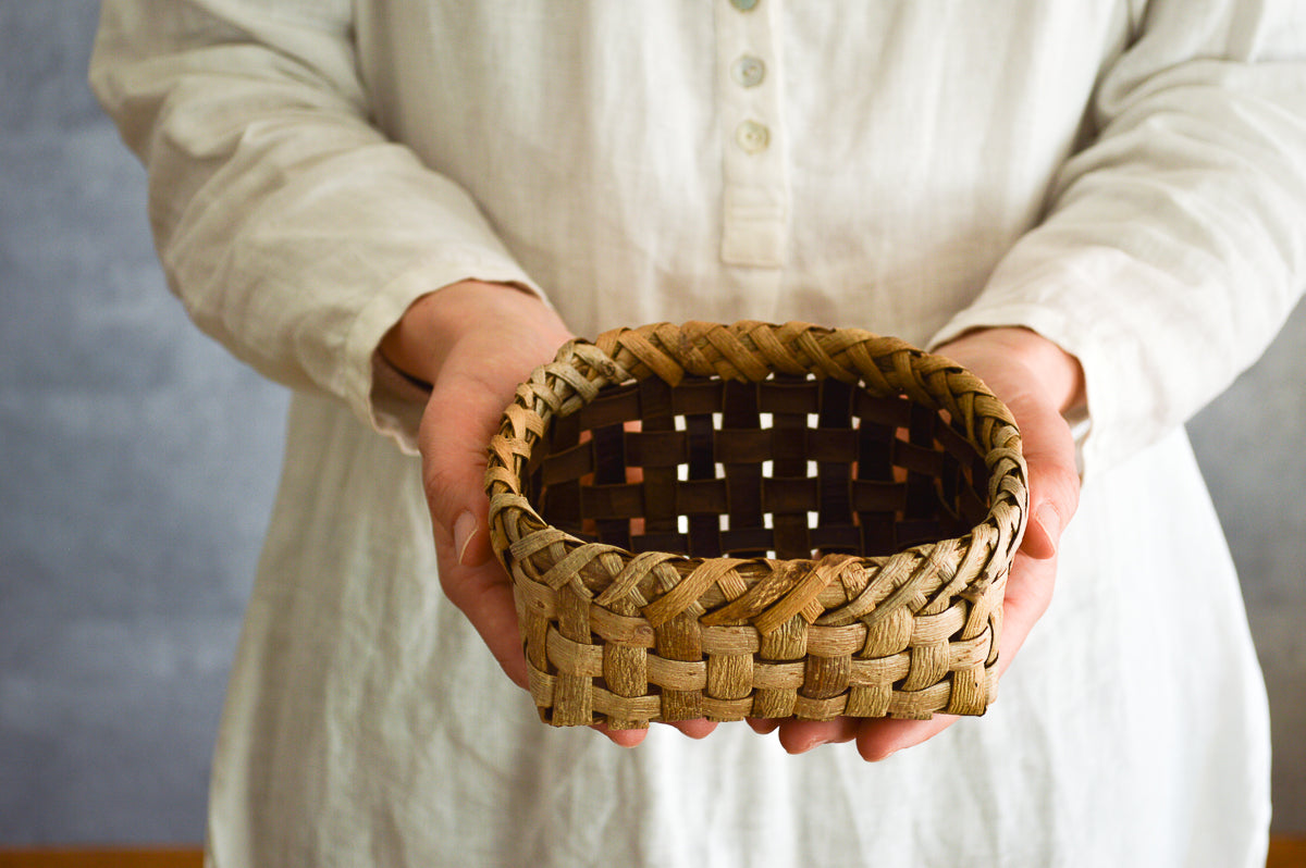 Storage Basket Mini / Walnut Bark / Iwate-JPN 1510592