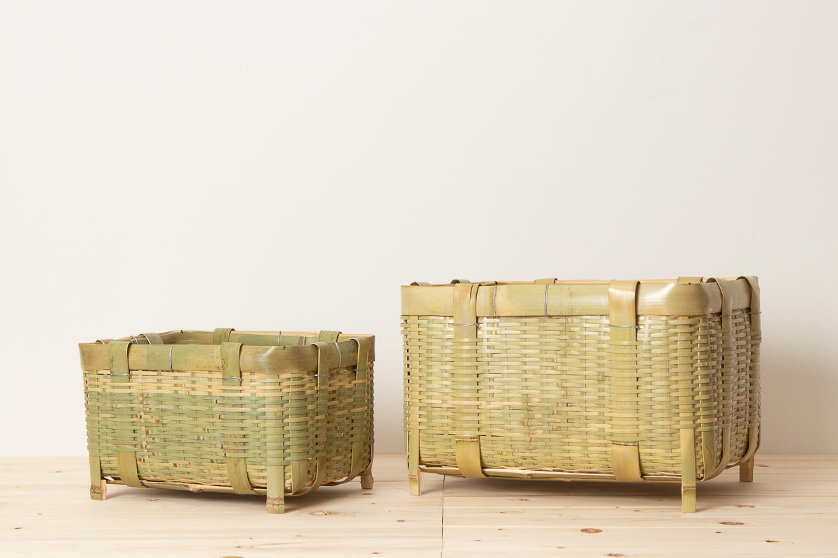 “Kakukago” Basket with Legs / Madake Bamboo / Ibaraki-JPN 810209