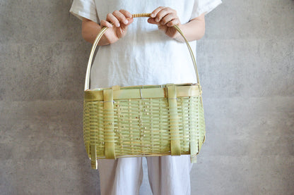 “Kakukago” Basket with Handle and Legs / Madake Bamboo / Ibaraki-JPN 810208