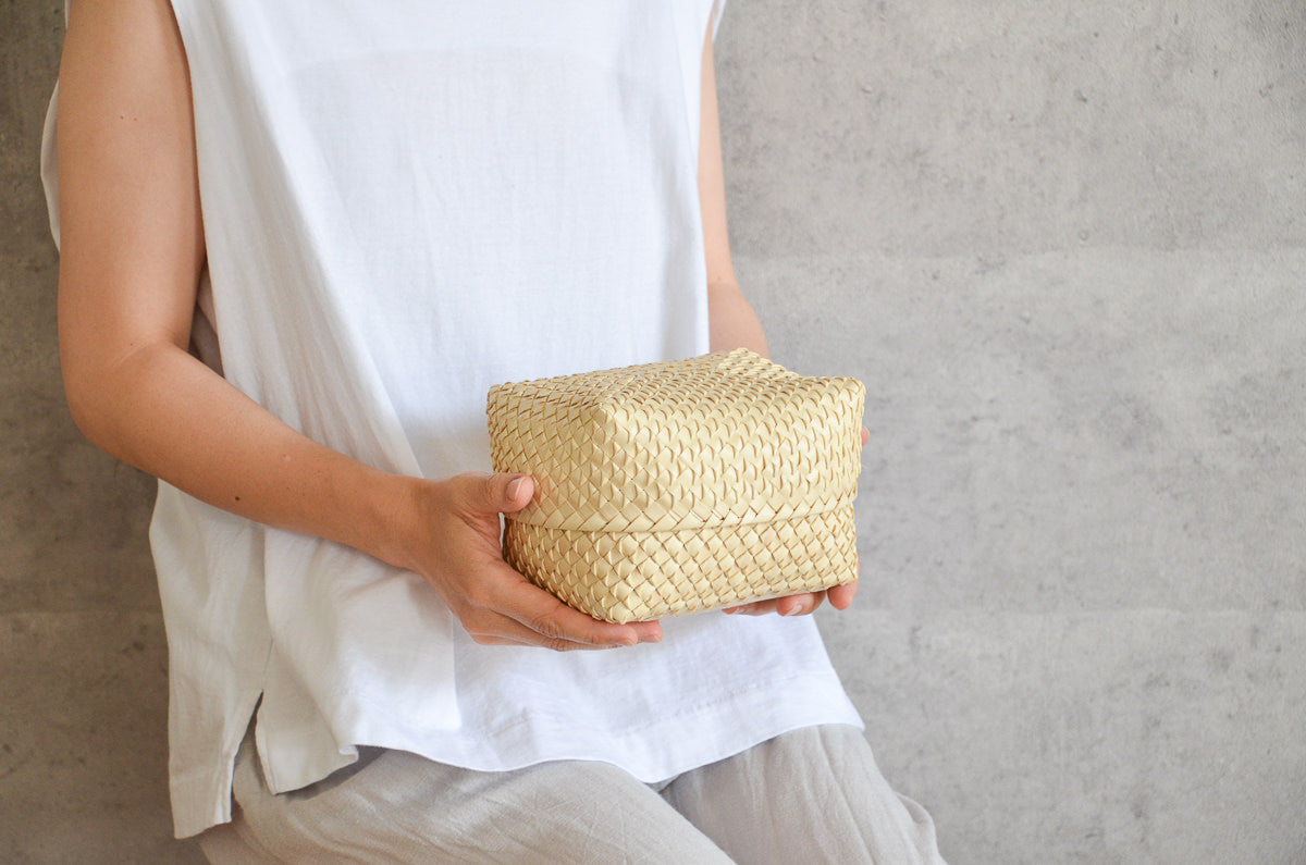 インド/パームリーフ　蓋つきバスケット　Natural　S・M・L　3サイズ　330901