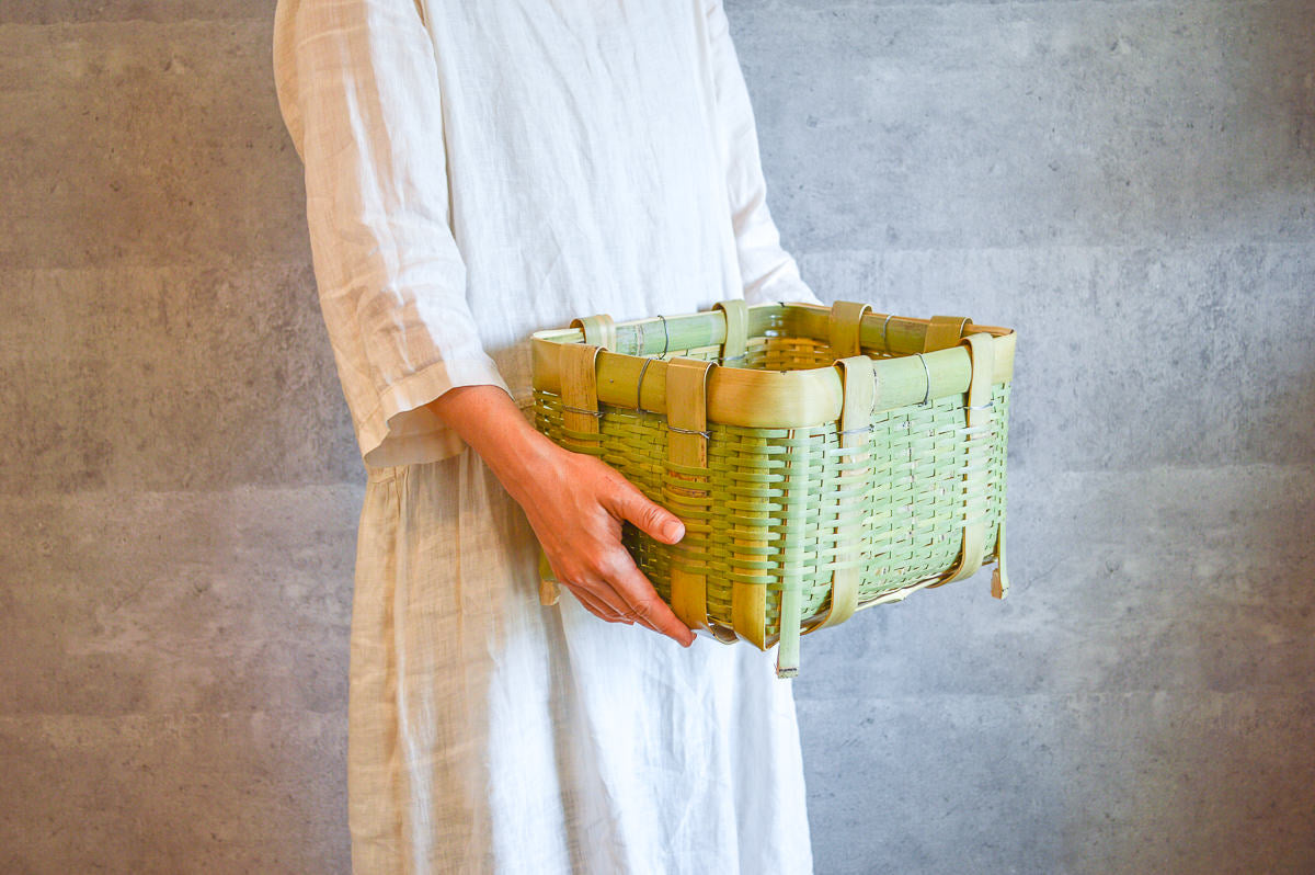 “Kakukago” Basket with Legs / Madake Bamboo / Ibaraki-JPN 810209