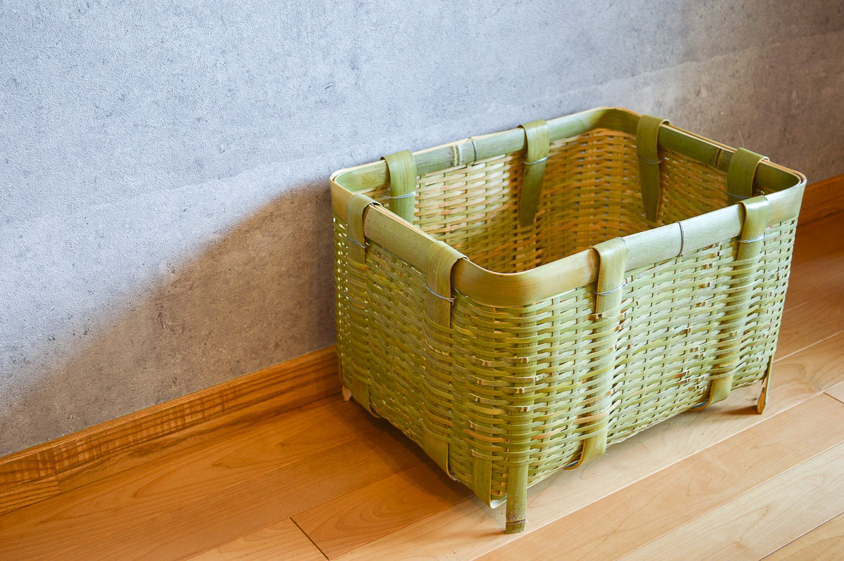“Kakukago” Basket with Legs / Madake Bamboo / Ibaraki-JPN 810209