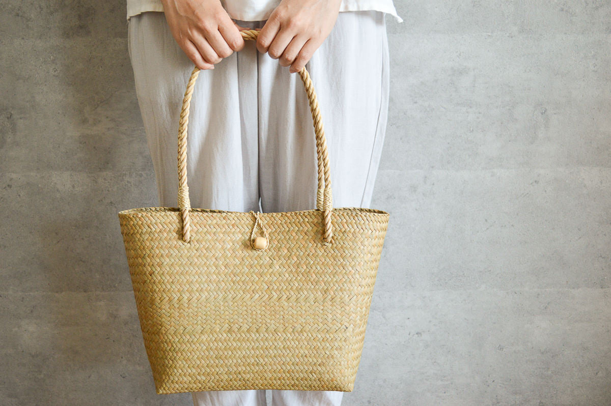 Slim Tote with White Button / Krajood Grass / THA 3115121-1