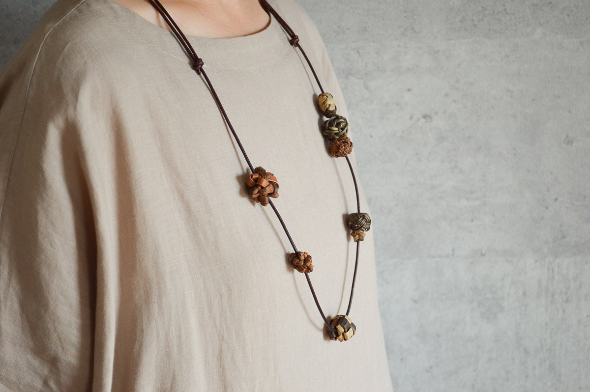 Long Pendant “Mix” / Wild Grape Vine, Walnut, Akebi / Yamagata-JPN 311425-1