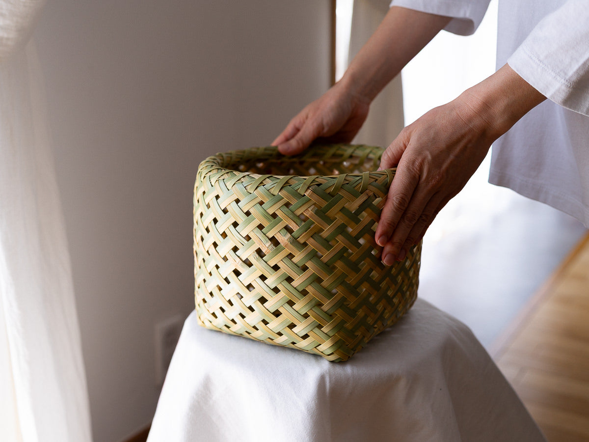Hishime Weave Basket / Madake Bamboo / Oita-JPN 110704-1
