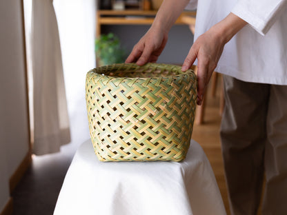 Hishime Weave Basket / Madake Bamboo / Oita-JPN 110704-1
