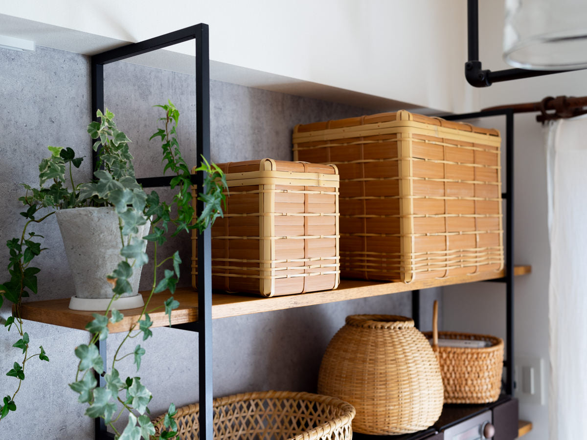 Basket with Lid "Kiritto" / White & Carbonized Bamboo / Oita-JPN 850406