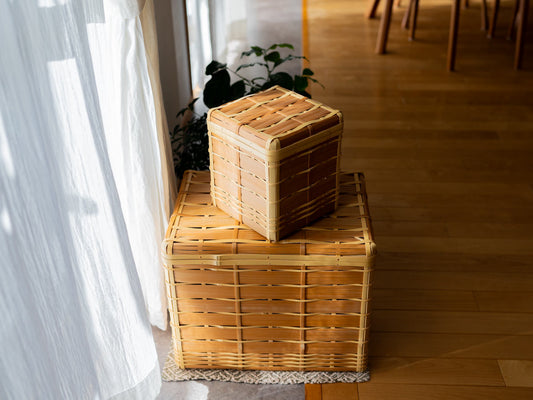 Kiritto lidded baskets made of white and carbonized bamboo / 白竹と炭化竹の蓋つきかご「kiritto」