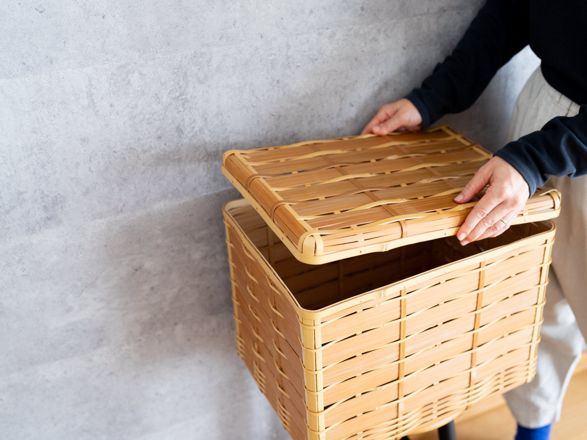 Basket with Lid "Kiritto" / White & Carbonized Bamboo / Oita-JPN 850406