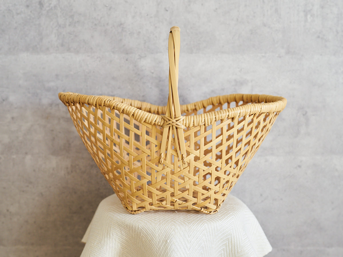 One-Handle Garden Basket – Twisted Handle / White Bamboo / Oita-JPN 850421-1