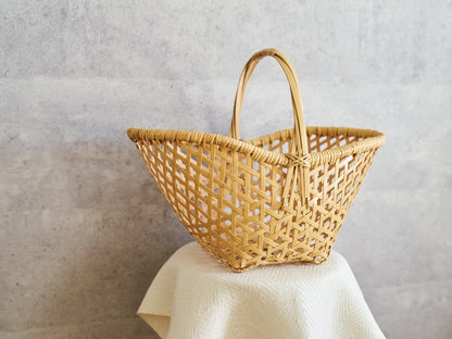 One-Handle Garden Basket – Twisted Handle / White Bamboo / Oita-JPN 850421-1