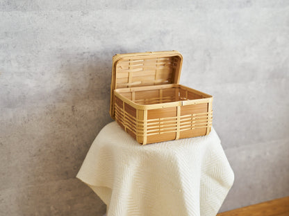 Basket with Lid “Kiritto” – Small, Shallow / White & Carbonized Bamboo / Oita-JPN 850406-3