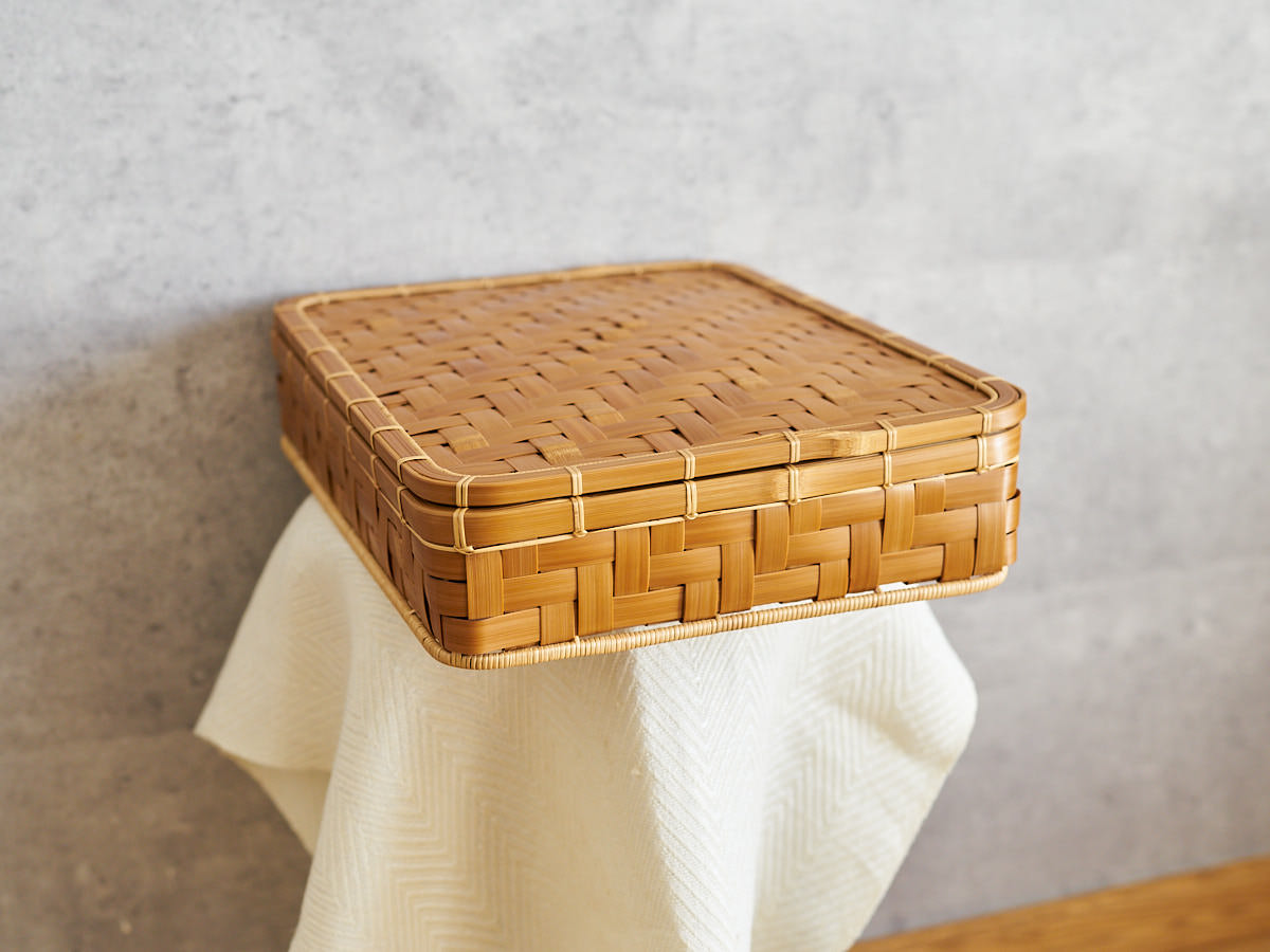 Wide-Strip Weave Document Box – Urushi Lacquer Finish / Carbonized Bamboo / Oita-JPN 850418-1