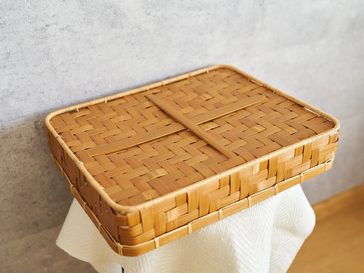 Wide-Strip Weave Document Box – Urushi Lacquer Finish / Carbonized Bamboo / Oita-JPN 850418-1
