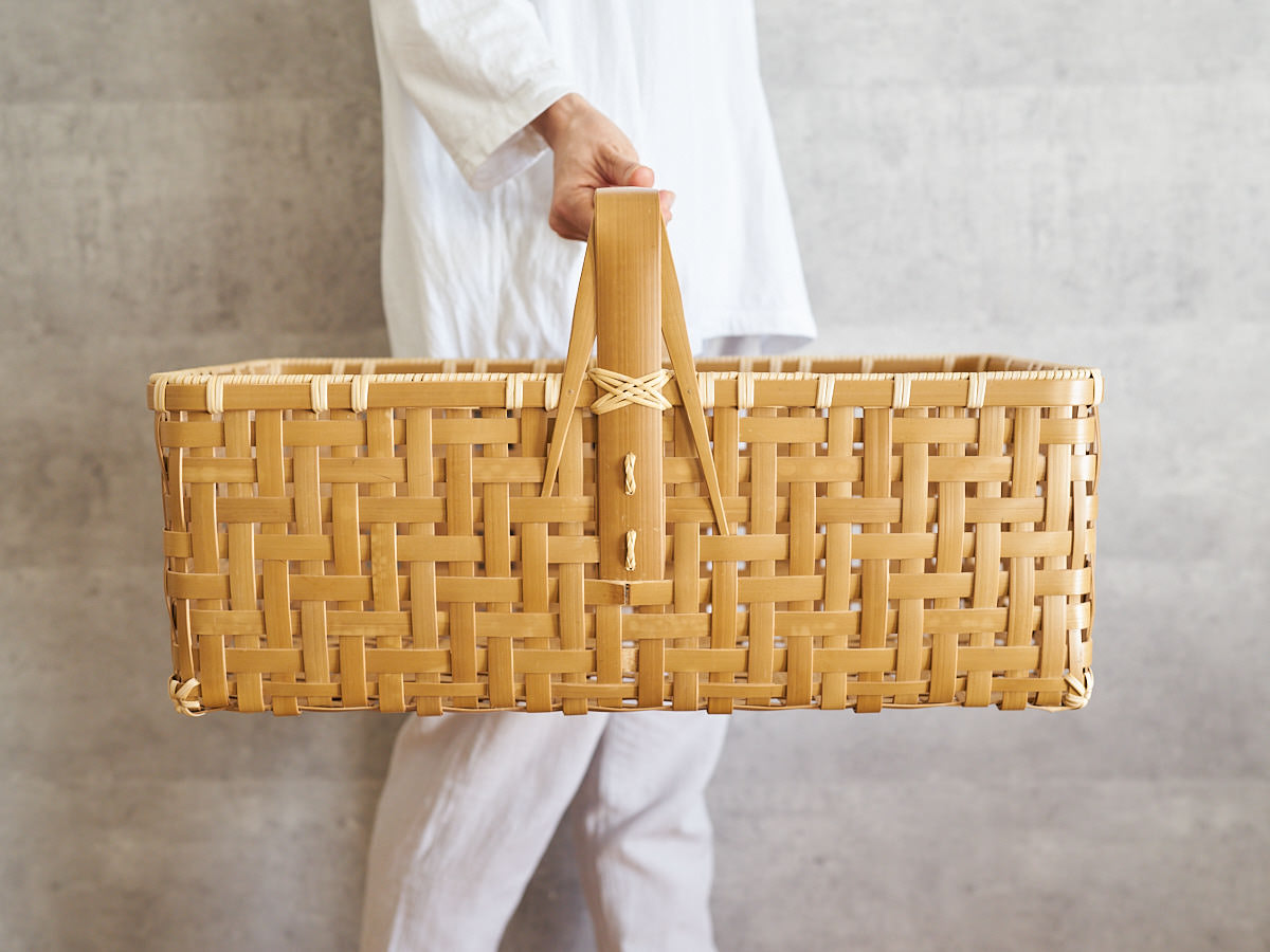 Large Handled Basket / Carbonized Bamboo / Oita-JPN 850413-1