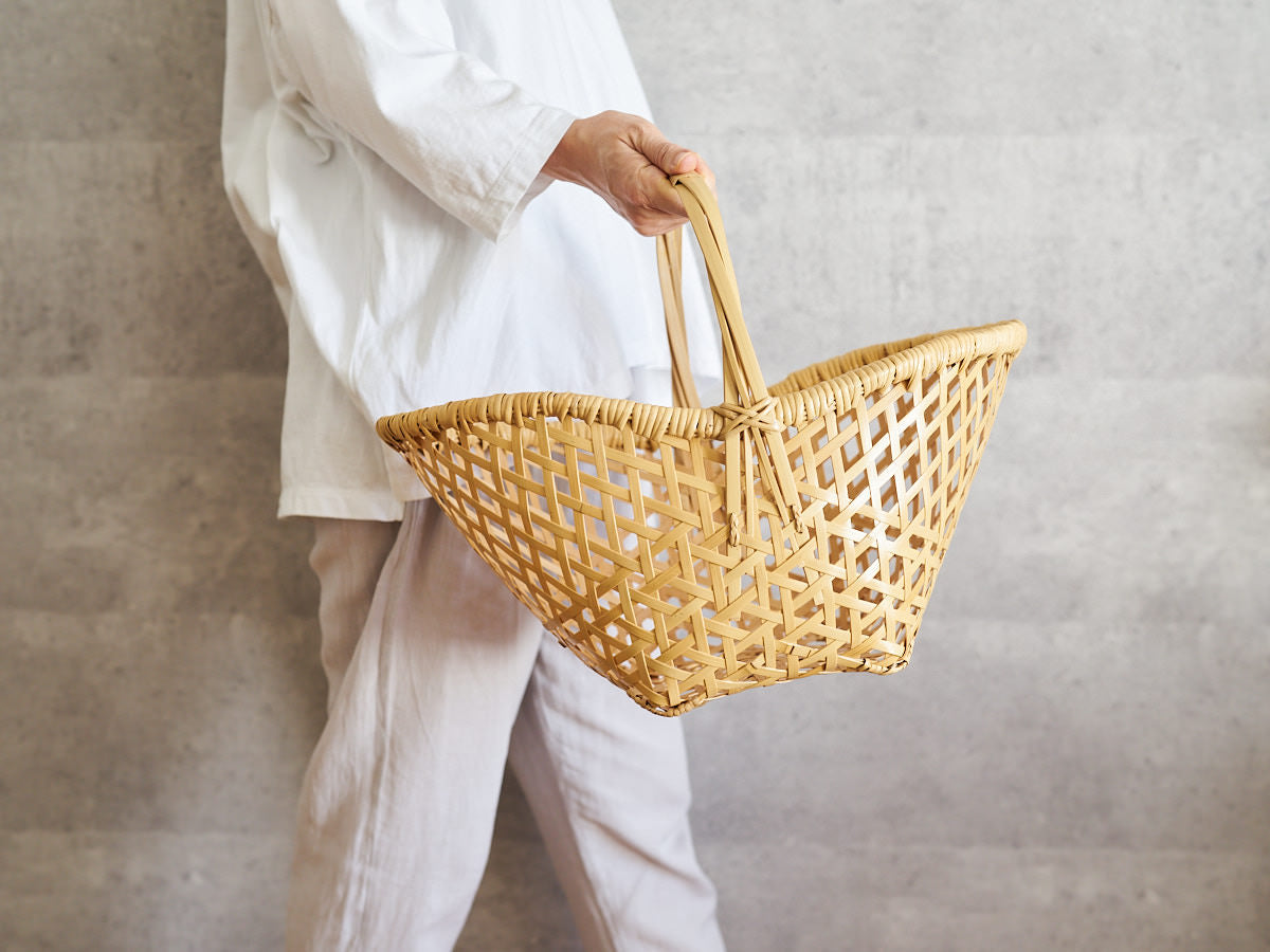 One-Handle Garden Basket – Twisted Handle / White Bamboo / Oita-JPN 850421-1