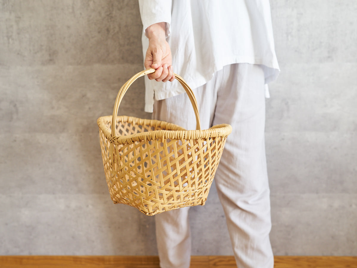 One-Handle Garden Basket – Twisted Handle / White Bamboo / Oita-JPN 850421-1