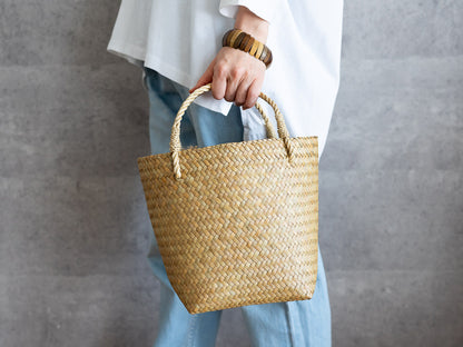 Krajood grass bucket tote bag / カチューのバケツ型手提げかご