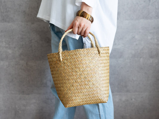 Krajood grass bucket tote bag / カチューのバケツ型手提げかご