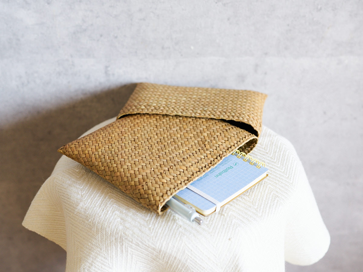 Slim Organizer Case / Krajood Grass / THA 3115143