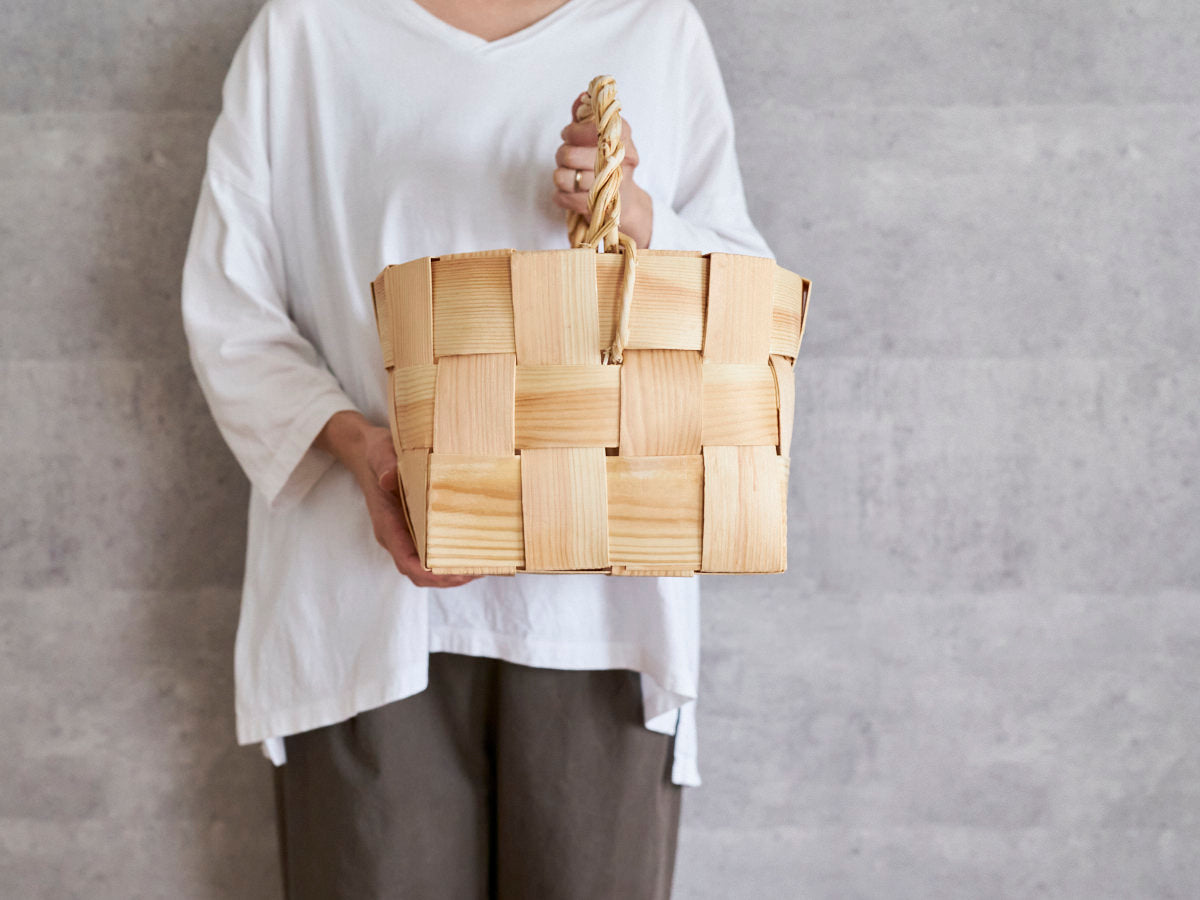 Round One-Handle Basket / Pine / EST 330717