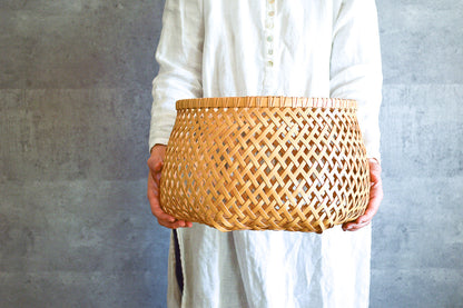 Storage Basket “Tessen Weave” / White Bamboo / Tochigi-JPN 350107-1