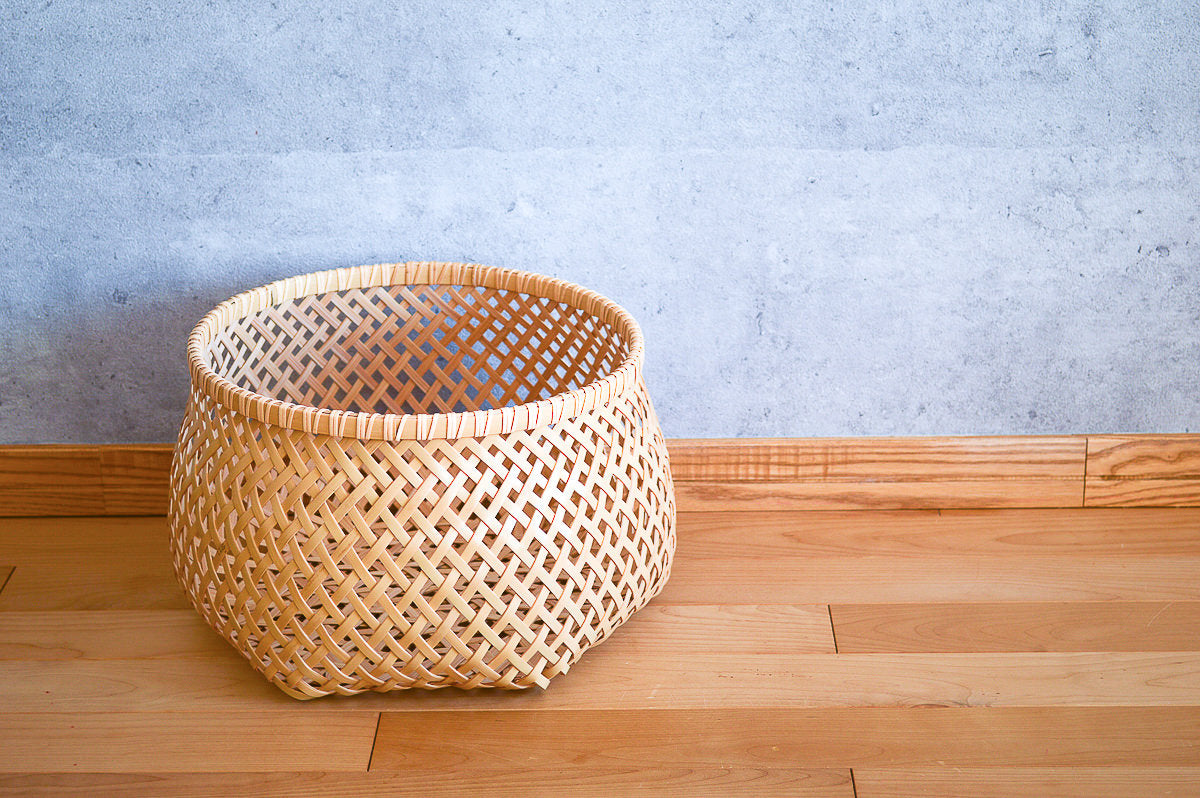 Storage Basket “Tessen Weave” / White Bamboo / Tochigi-JPN 350107-1