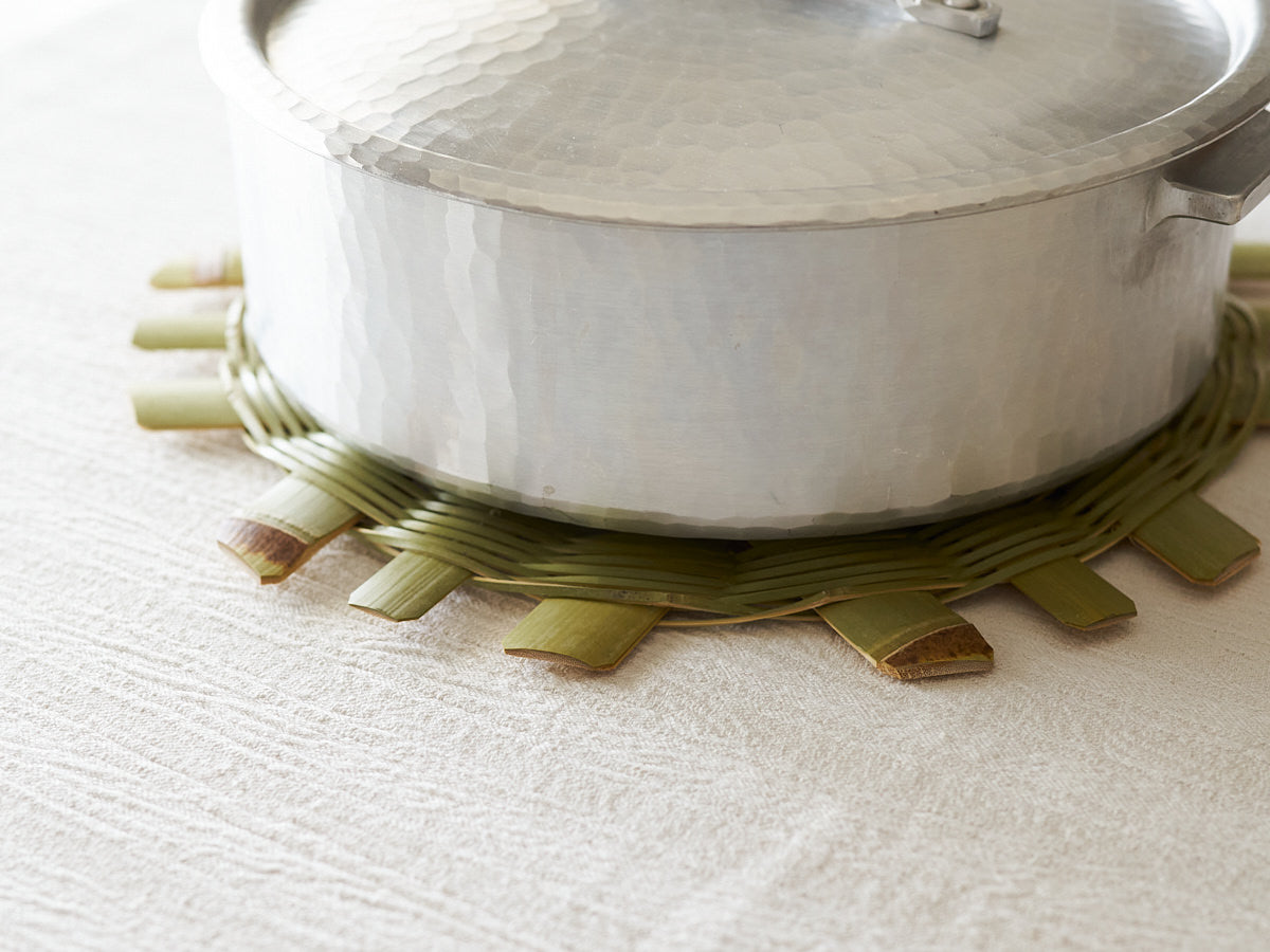 Pot Stand / Madake Bamboo / Kanagawa-JPN 430113