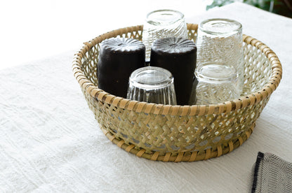 Nemagari bamboo shallow dish basket with tableware / 根曲竹の浅型茶碗かごに食器を入れた様子