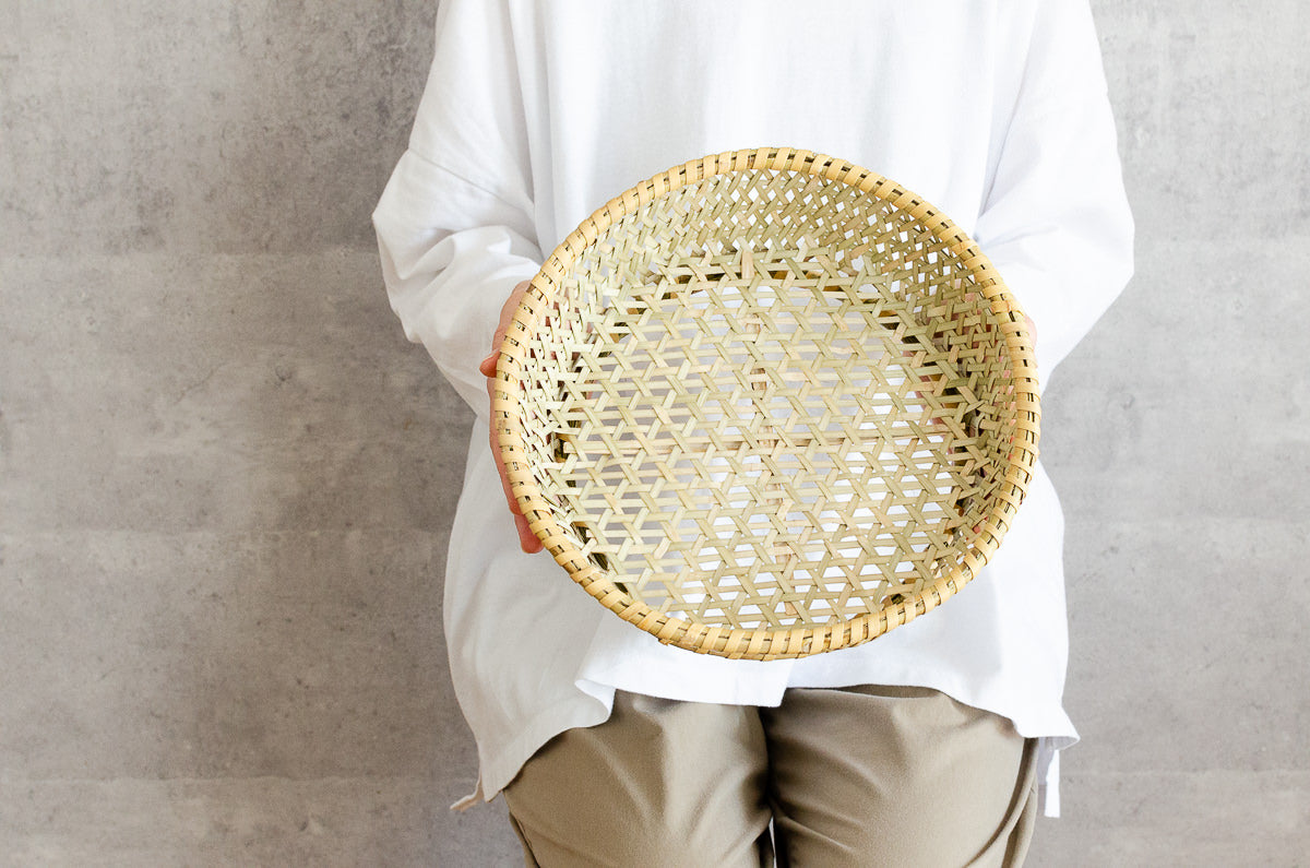 Round Shallow Dish Basket / Nemagari Bamboo / Nagano-JPN 610211