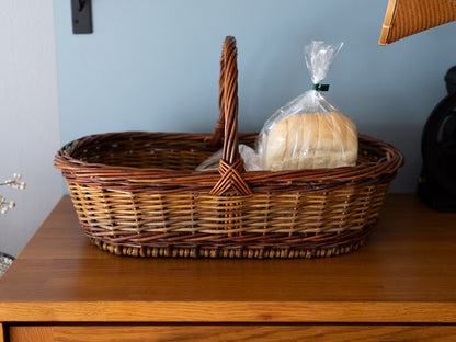 Willow shallow harvest basket with bread / やなぎの浅型ハーベストバスケットにパンを入れた様子
