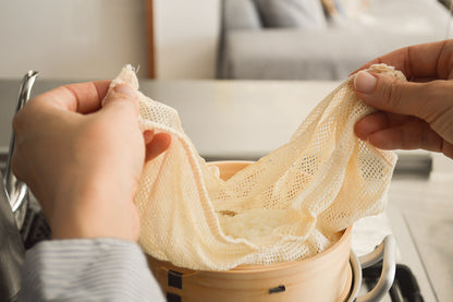 Cotton steaming cloth used in a steamer / 綿の蒸し布をせいろで使っている様子